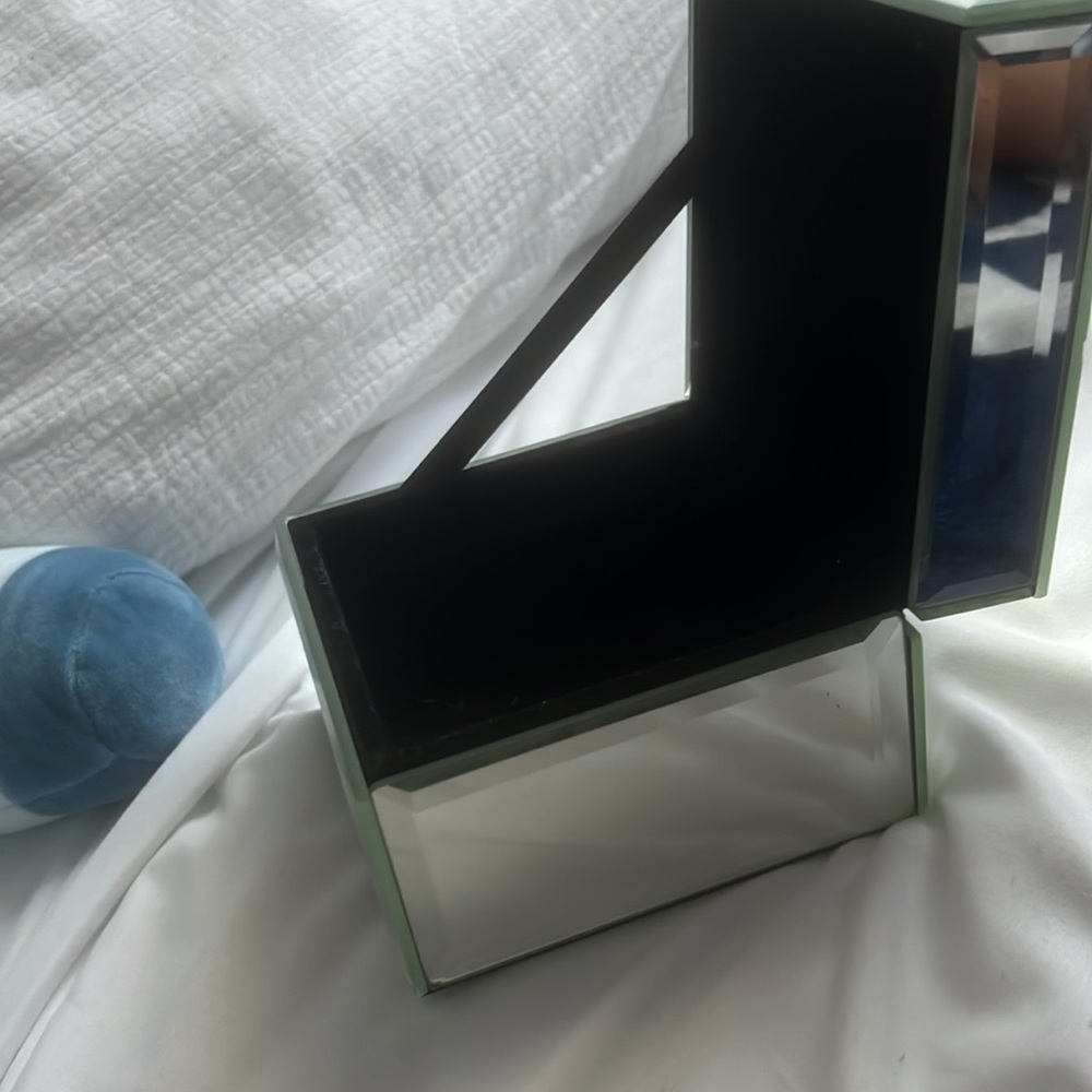 Mirror jewelry box - Picture 2 of 4